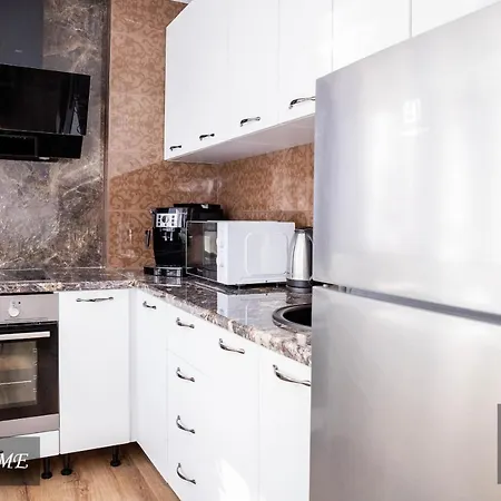 Center Turu Str Apartments, Parking,