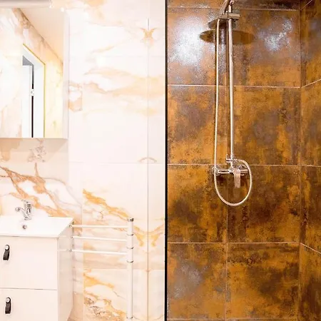 Center Turu Str Apartments, Parking, Apartamento